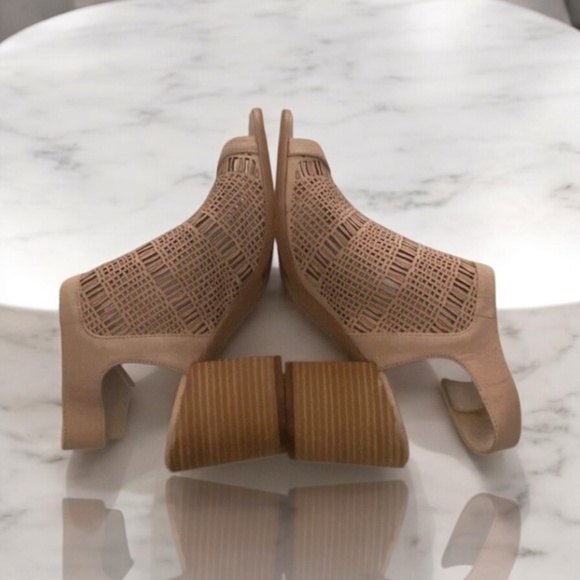Vince Camuto Keannie Beige Laser Cutout Leather adjustable Block Heel Sandals - Picture 3 of 8